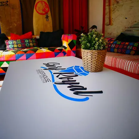 Pensión Surf Royal *